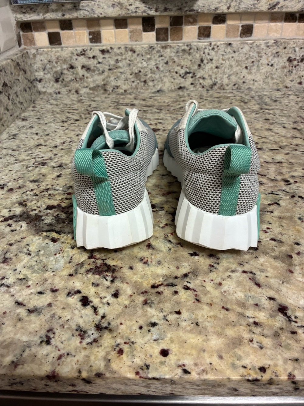 Hermès Women’s Bouncing Sneakers in a green and white Canvas and Suede - Picture 3 of 15